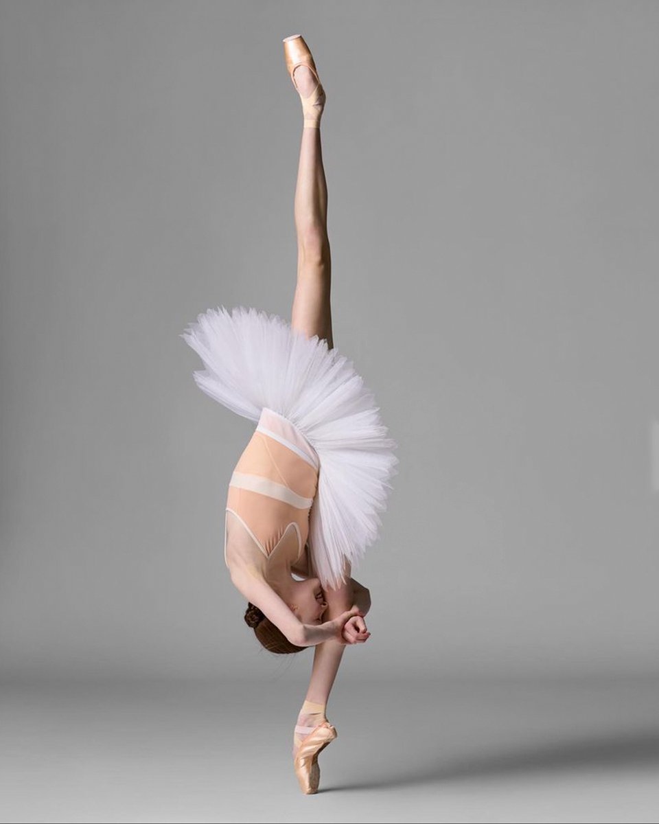 Elevé Dancewear (@elevedancewear) on Twitter photo @ballerina_poppy STUNS in her custom Ariel leotard 🔥
📸: <a href="/karolinakuras/">Karolina Kuras</a>
#ballet #dancer #elevedancewear #customleotard #enpointe #instaballet #dancersofinstagram #pointe #leotardlove #balletdancer #balletlife @ballerina_poppy STUNS in her custom Ariel leotard 🔥
📸: <a href="/karolinakuras/">Karolina Kuras</a>
#ballet #dancer #elevedancewear #customleotard #enpointe #instaballet #dancersofinstagram #pointe #leotardlove #balletdancer #balletlife