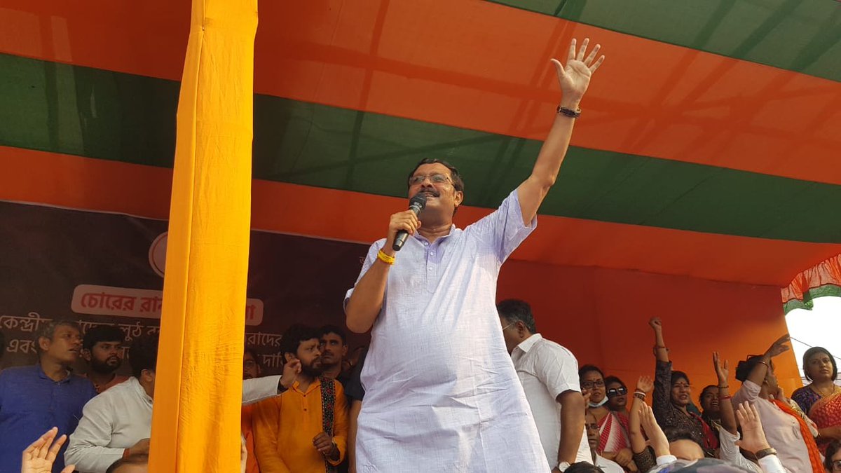 RahulSinhaBJP's tweet photo. Sharing few glimpses from today's agitation against the Corrupt #TMC Government of Bengal from Shyambazar Crossing, Kolkata। we will not stop our Dharna/Protest/agitation until we remove this #CorruptMamata Government. https://t.co/MW4UW4rLDd
