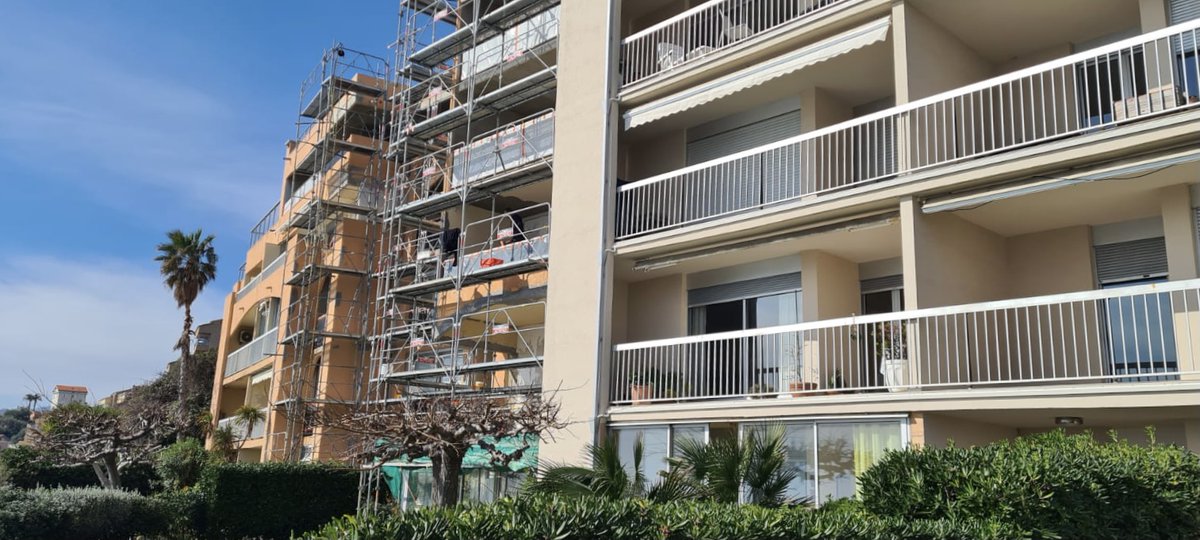SOCODIP1's tweet photo. RÉSIDENCE FIOR DI MARE PIETRANERA 🌴
Façade réalisée avec nos super produits de chez @vpi_fr et @soframap 
La Socodip rénove vos façades depuis 1978...
.
.
.
#décorationfaçade#inspiration#peinturefaçade#polycrom#teintes#rénovation#travaux#corse#bastia#ajaccio#portovecchio https://t.co/1Oa8KGll5C