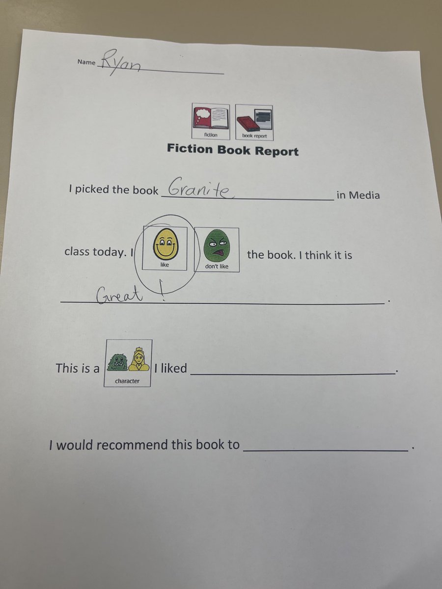 CCPS_CSSRoos's tweet photo. Book reports in Media ⁦@CCPS_CSSRoos⁩ !  What do you think about the book Granite or the book Hoop Dreams?  We know a lot about the books we chose. #infinitepossibilities ⁦@CCPSk12⁩ https://t.co/TwJLmS2eTm