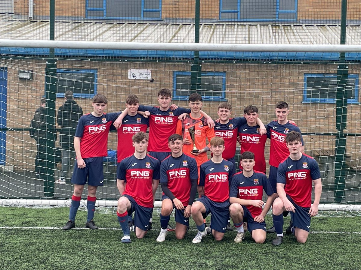 QEHSPE's tweet image. Superb performance by our 6th Form ⚽️ Football team winning 4-1 vs Boston Grammar to be crowned County Champions 🏆🥇💥⚽️ goals from Ethan F x2 and Reuben Lx2 @QueenElizHigh
