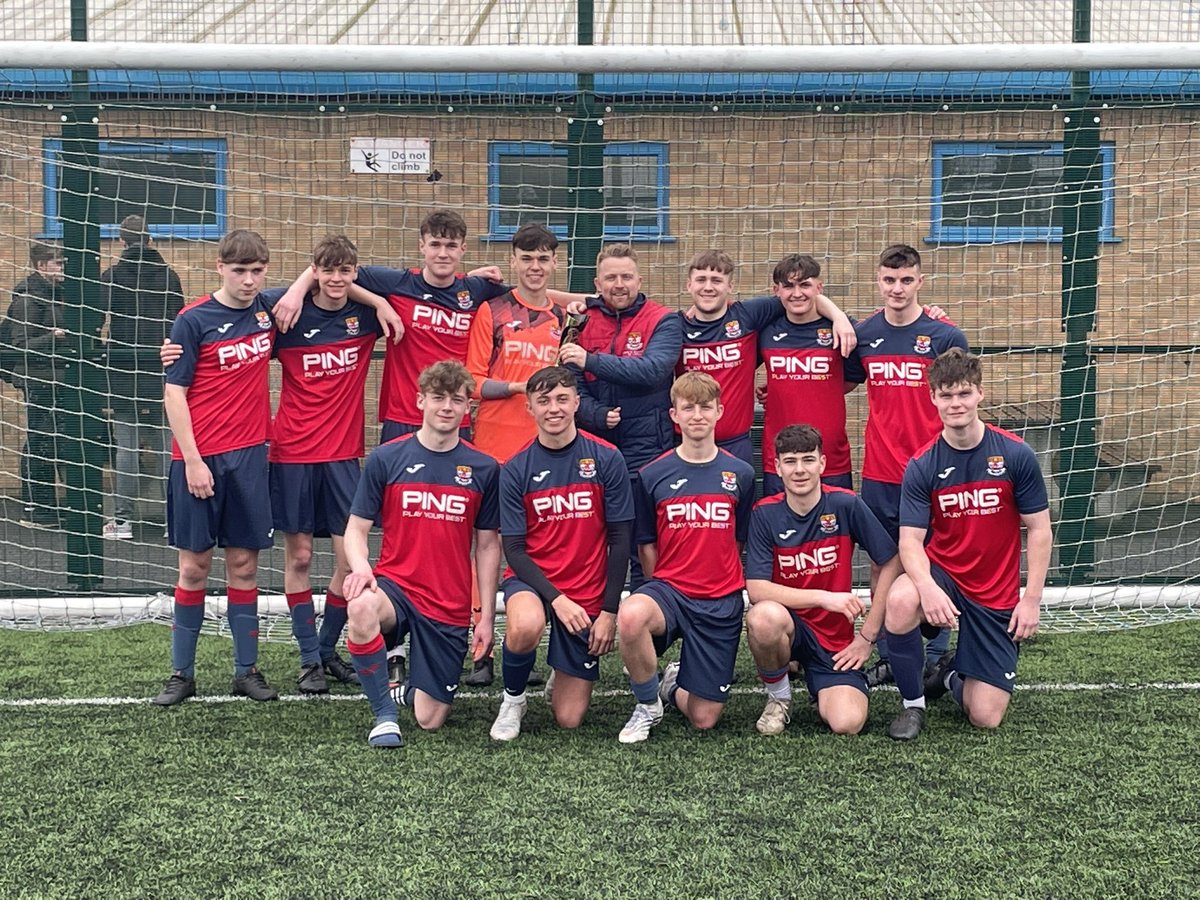 QEHSPE's tweet image. Superb performance by our 6th Form ⚽️ Football team winning 4-1 vs Boston Grammar to be crowned County Champions 🏆🥇💥⚽️ goals from Ethan F x2 and Reuben Lx2 @QueenElizHigh