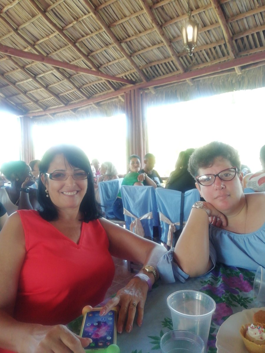 Participando en evento de mujeres directivas del sector del comercio