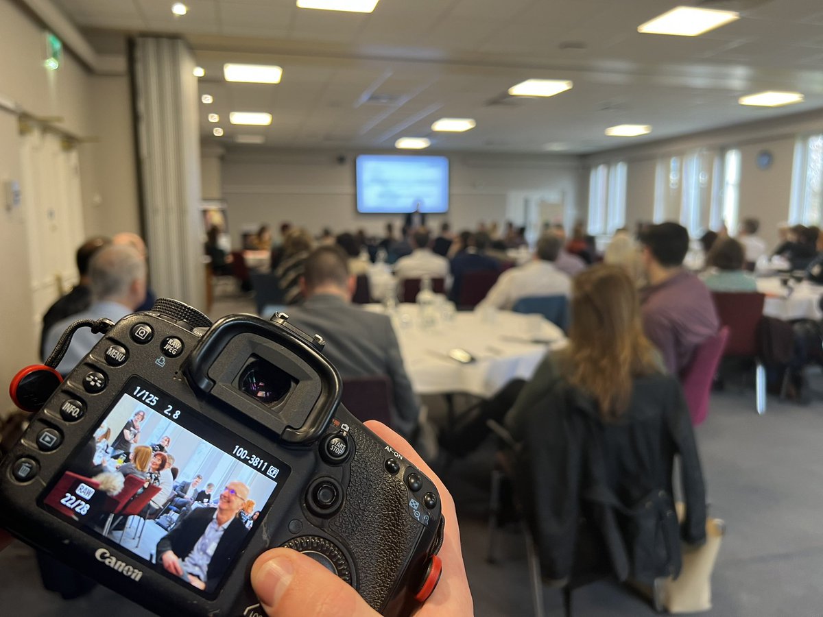 VisComCourse's tweet image. Very excited to document @UKRDLeaders Summit 2023.