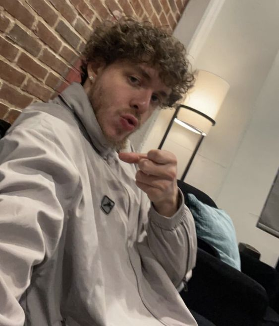 Jlovemeslali's tweet photo. jack harlow -boyfriend material-✨ https://t.co/xLwffxem9l