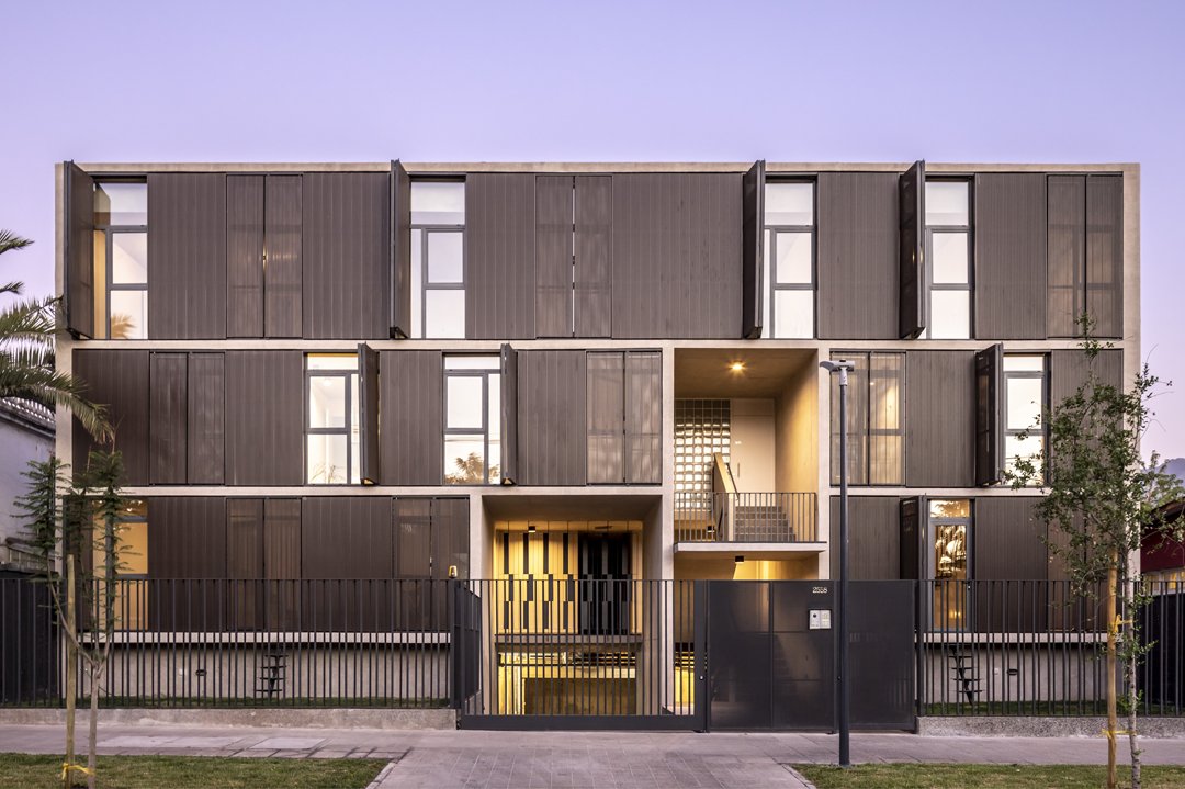 HDLatam's tweet image. Folding / Sliding Shutters Solución elegante, flexible y de alto rendimiento para el control solar.

#controlsolar #arquitectura #chile