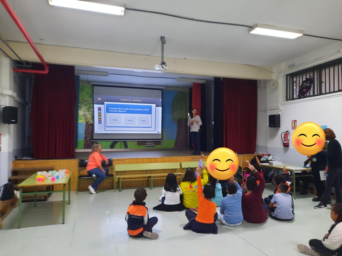 Colegio Haití tweet media