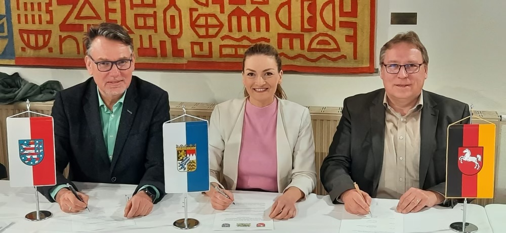 Dr. Hartmut Schubert tweet media