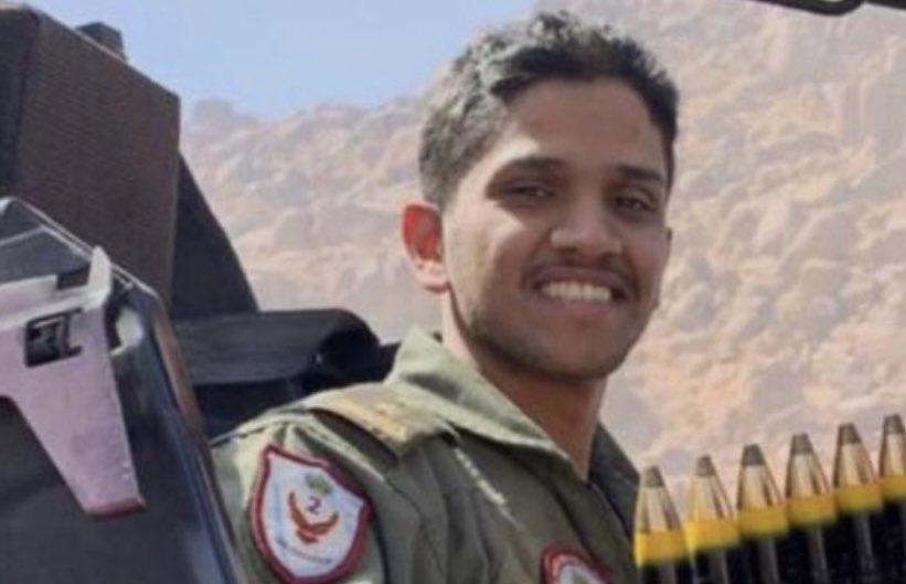 أيها الشهيد الغالي انت رمز للوطنية ومصدر للشموخ والعزة فجميع من هم ع علاقة فخورين بشهادتك في سبيل الوطن ولامة ننحي لك آيها الشهيد فخرًا وعزًا وجلالًا بتقديمك روحك ع طبق من ذهب دفاعًا عن وطنك وامتك فاشرف الموت هو موت في سبيل الله وهنيًا لك بشهادتك ايوه البطل  الرائد الطيار / سعود