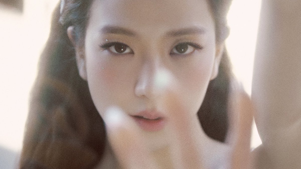 jisoogaIIery's tweet photo. details https://t.co/qKhpm4GuJO