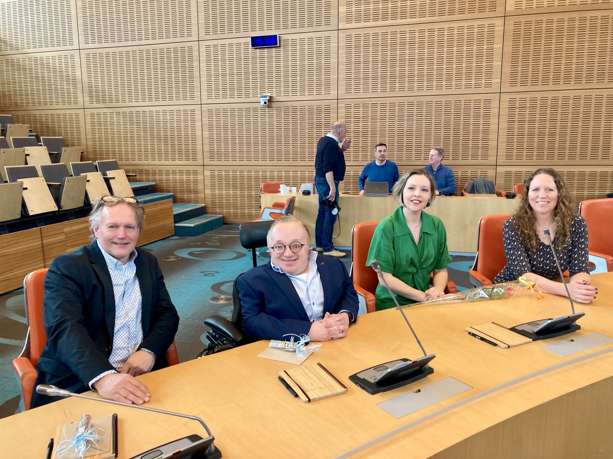 CDA - Overijssel / Overijssel / Installatie nieuwe Provinciale Staten Overijssel cda.nl/overijssel/act… <a href="/CDAOverijssel/">CDA Overijssel</a> <a href="/ProvOverijssel/">Provincie Overijssel</a> <a href="/BrinkRick85/">rick brink</a> <a href="/LauraMaartje/">Laura Mak</a> <a href="/klaas_delange/">Klaas De Lange</a> <a href="/Elskemik/">elske van der mik</a>