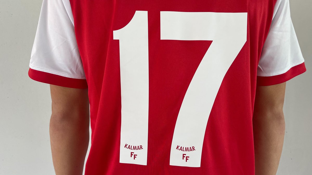 KalmarFF's tweet photo. Fredriksskans Display är Kalmar FF:s helt egna typsnitt. Typsnittet tar inspiration från den klassiska analoga resultattavlan på Fredriksskans IP. https://t.co/1PkEg0HuhO