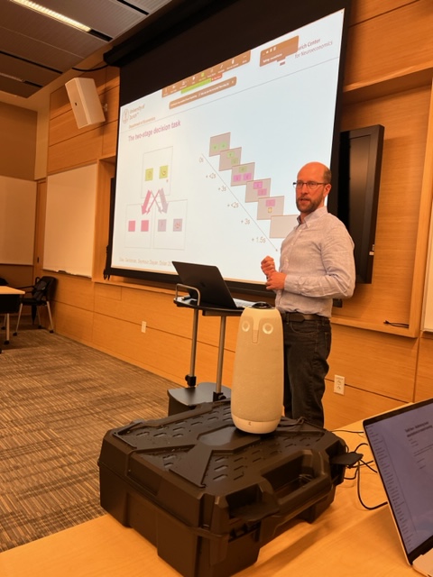 NeuroChoice's tweet photo. Thank you Dr. Todd Hare for a wonderful talk on Rethinking Basic Assumptions in Reward Learning @NeuroChoice https://t.co/uZYKzieN1Q
