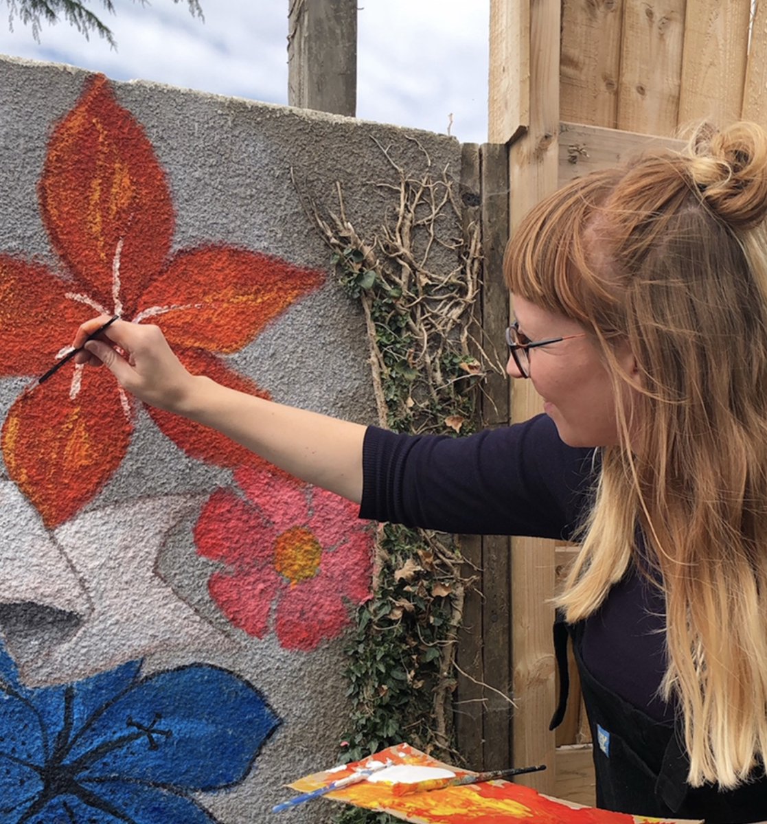 We are excited to share the latest Minderful blog post, which features the inspiring story of Emily Johnson, the founder of Artists Clubhouse. Check out Emily's blog post: bit.ly/42Oxoyk #mentalhealthawareness #creativity #mindfulness #mentalwellness #minderful