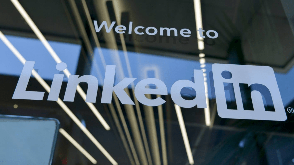 B2Beep's tweet photo. How to get the best out of Linkedin 
https://t.co/FaqW1XfTrz https://t.co/oxkAjlT7Vj