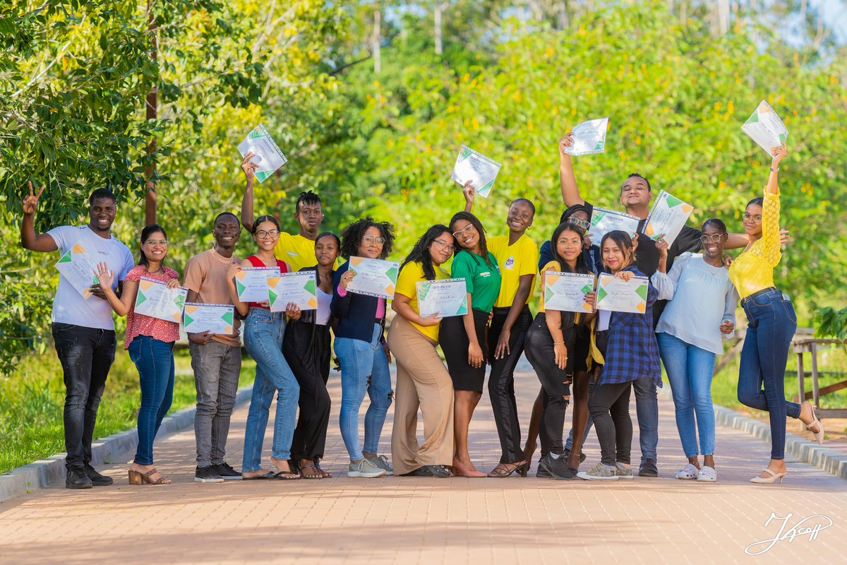joshuapatra's tweet photo. Afgelopen weekend werd een "Train de Trainers" workshop over Seksuele en Reproductieve gezondheid en rechten georganiseerd door Fay King, de CARICOM Youth Ambassador en Women Deliver Youth Leader. Ik moch hieraan deelnemen en mag zeggen dat het een super sessie was. https://t.co/NoE0Wt8FIb