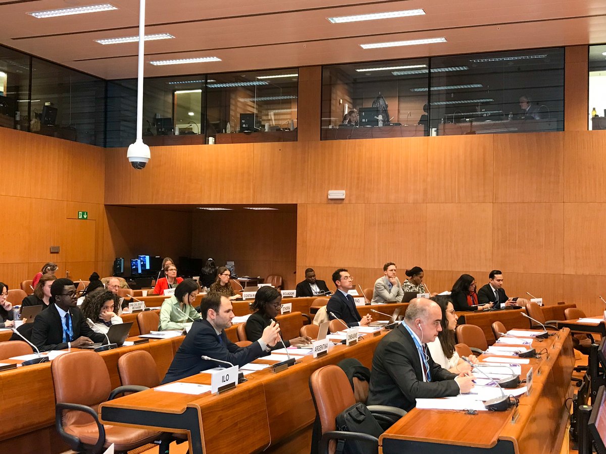 PaxRomanaIMCS's tweet photo. 1/ Together with the CSOs & States, Pax Romana continues to contribute & advocate for accountability for labour migration influenced by #climatechange. Notably, decent & rewarding work is a concern of many young people around. #SDG8 #LabourMigration #migrantsworkers #decentwork https://t.co/U0LGXBjrSW
