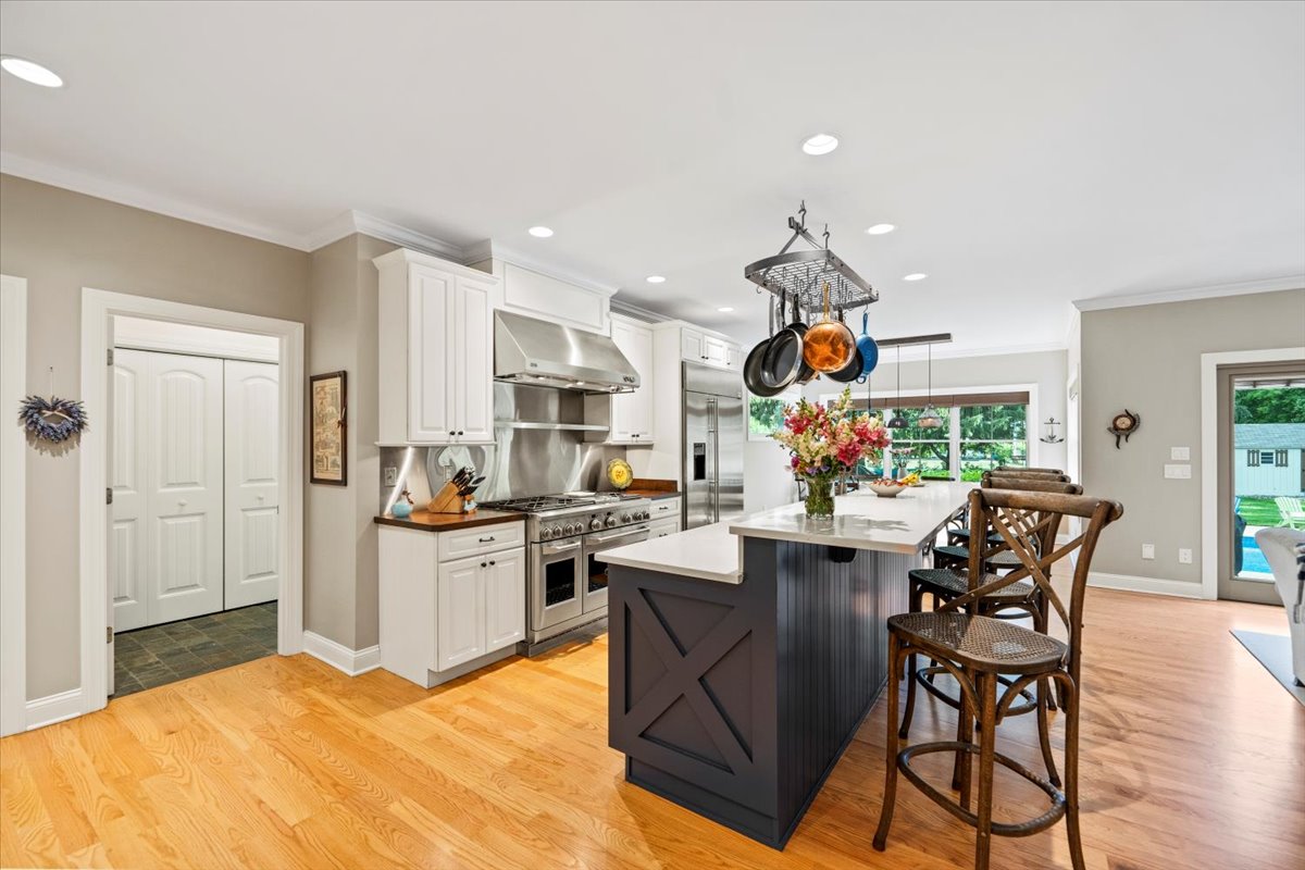 shannonmccarthy's tweet image. 🌟 New Price 🌟
📍 367 Caroline St, Saratoga Springs
🏡 Proudly offered for $1,850,000
👩 Listed by Joanna Rockwood 

#forsale #priceimproved #mccarthysells #theshannonmccarthyteam #saratogasprings #upstatenewyork #moveinready #homegoals #homedecor #listed #upstateny #carolinest