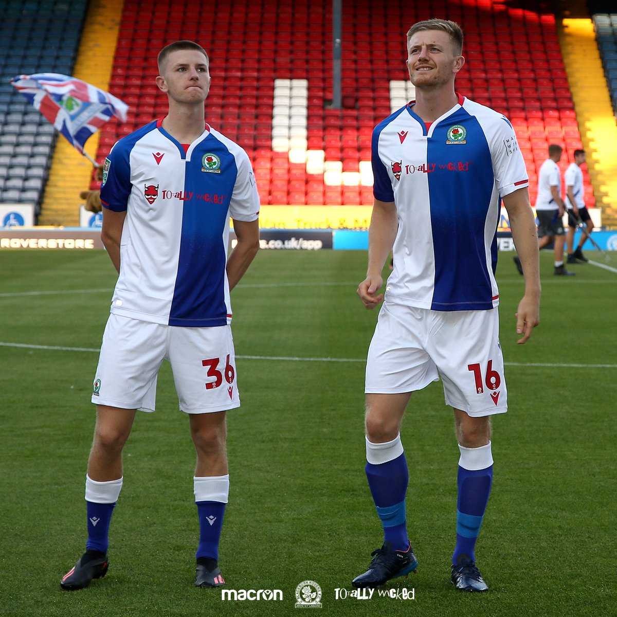 𝑻𝒉𝒆𝒏 🆚 𝑵𝒐𝒘

✍️ The Whartons are both signed up until 2027!

#TwoOfOurOwn 🌹 | #Rovers 🔵⚪️