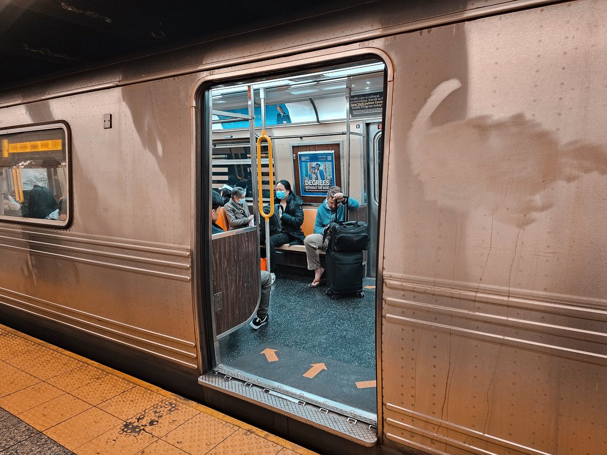 iamwaynegilbert's tweet image. #MinimalistMarch
#TheCommute 
#Travel #Transportation 
#NYC #Photowalk #Photography
#ShotOnDragon #S23Ultra 
@SamsungMobileUS