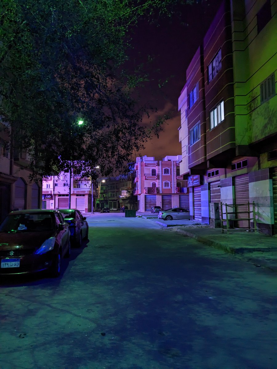 اللهم إني أعوذ بكِ من العجز والكسل والجبن والهرم والبخل.