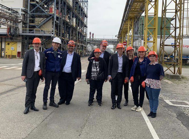 TOUBEAUfred's tweet photo. Journée à #Roussillon sur le secteur de la chimie 🧪 (Emploi - Compétences - Formation)
👉 Visite du Campus de la chimie 
👉 Rencontre avec nos collègues de l’agence Pôle emploi de #Roussillon
👉 Visite de l’entreprise @seqens_group 
👉 Rencontre avec le GIE de la Chimie OSIRIS https://t.co/FOPQYlnhOv