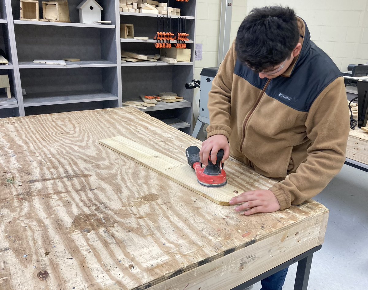 8th grade students at PSJ Middle school in Mr. Rodney Evans construction course learn to work together in teams to complete final projects; birdhouses, shelves, corn holes and chairs <a href="/bcs_cte/">BCS_CTE</a> @beaufortcountyschool