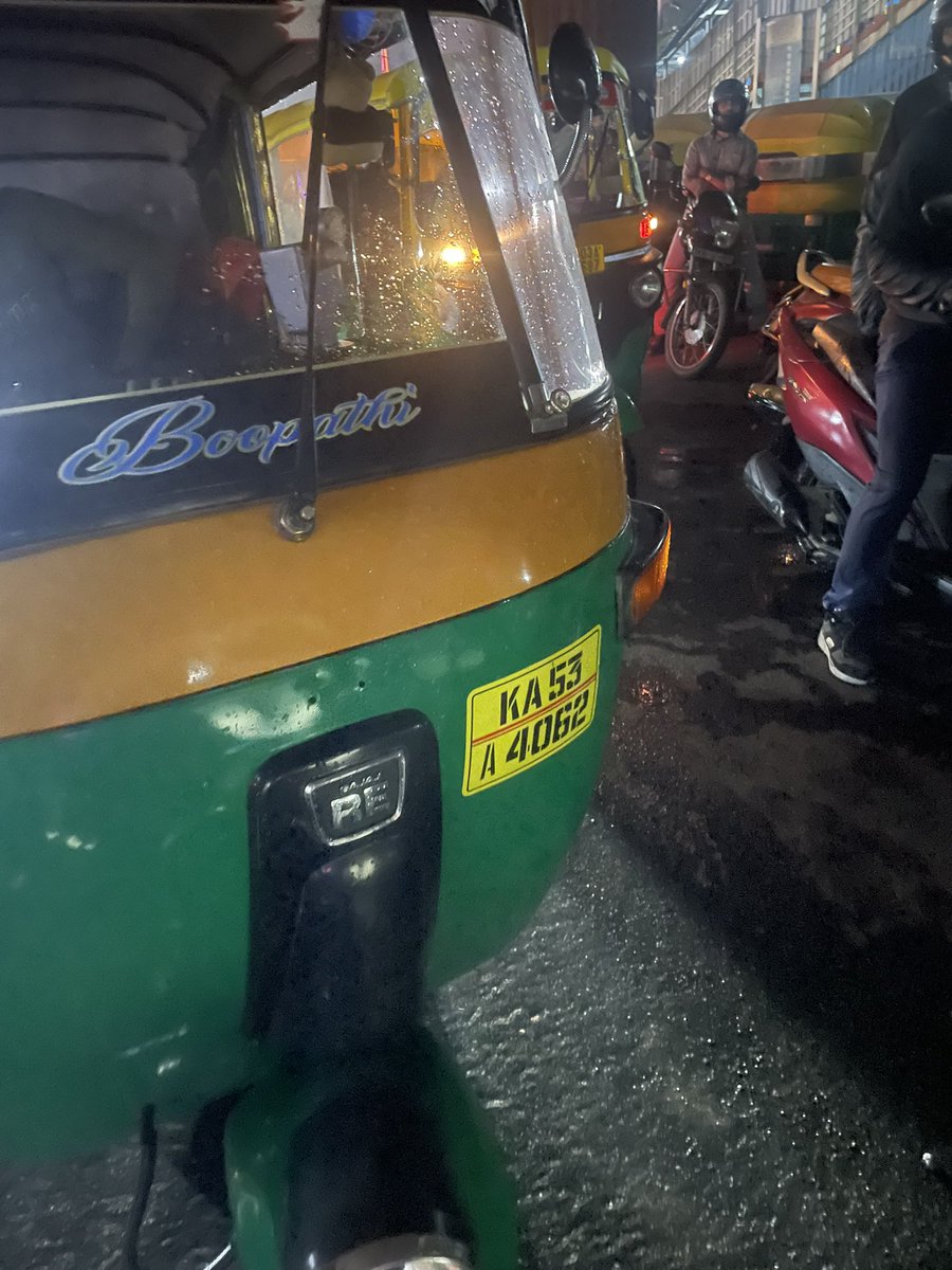 ModernSantani's tweet photo. @blrcitytraffic @BlrCityPolice 
Please not this, the image here is of a auto who hit and ran when I was standing near Kr Puram railway station on my two wheeler. I had hurt my leg and when asked he started abusing. Couldn’t walk-in to PS coz of Rain and hurt leg https://t.co/dC6Mk6xWqL
