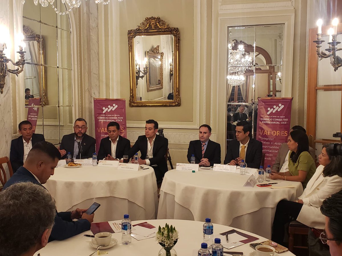COCEMX's tweet photo. Una gran noche en #CDMX en la instalación del Consejo Consultivo Empresarial. 

Amigos empresarios y empresarias se dieron cita para dar inicio formalmente a #COCEMX para buscar espacios y mayores beneficios para todas y todos los mexicanos. 

#LlegoLaHoraDeCrecer https://t.co/drKjkjBPth