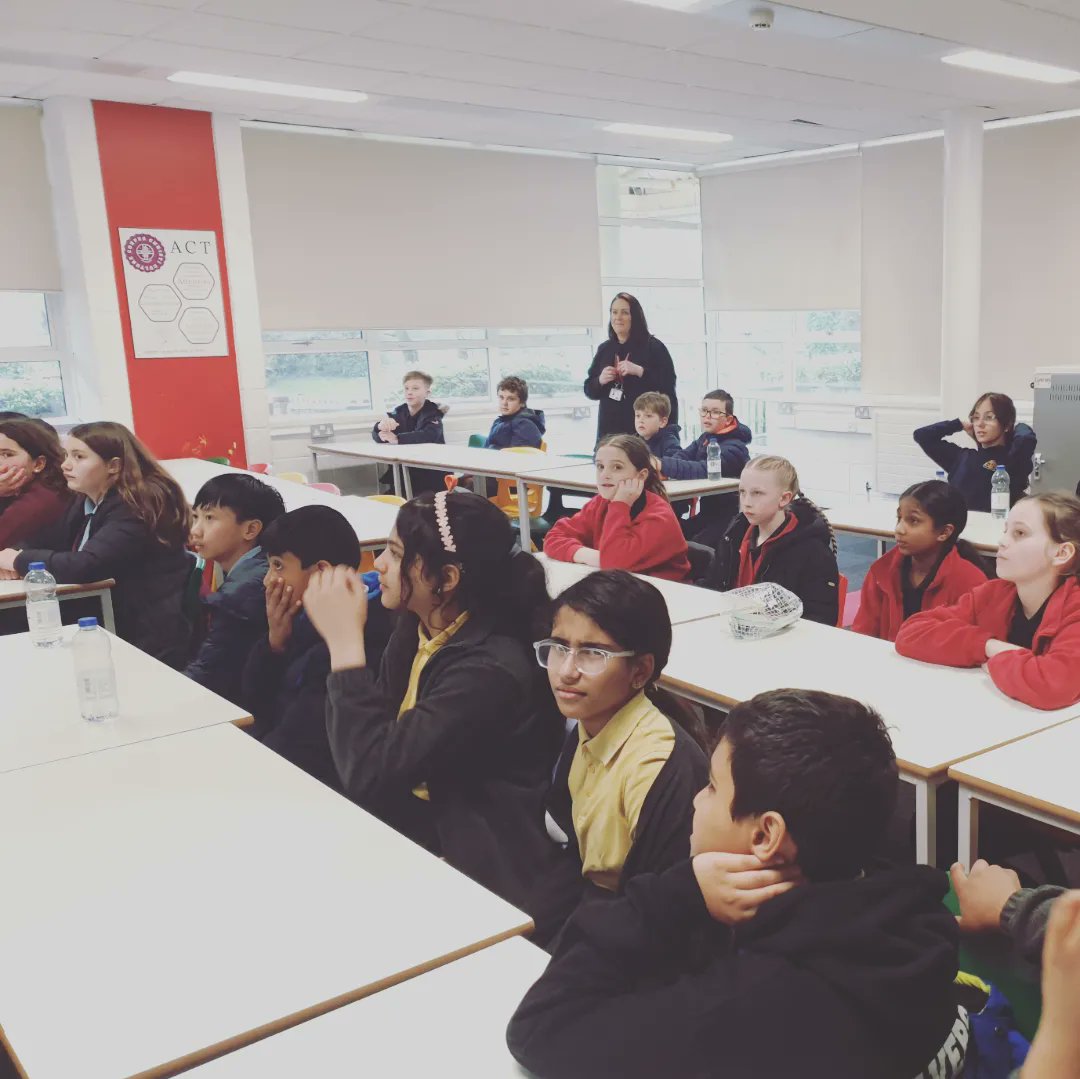 mrlewis_cchs's tweet image. Lovely to see all the Year 6s come up for Challenge Club this evening. A big thank you to the Welsh Department for all their fun and challenge #stretchandchallenge