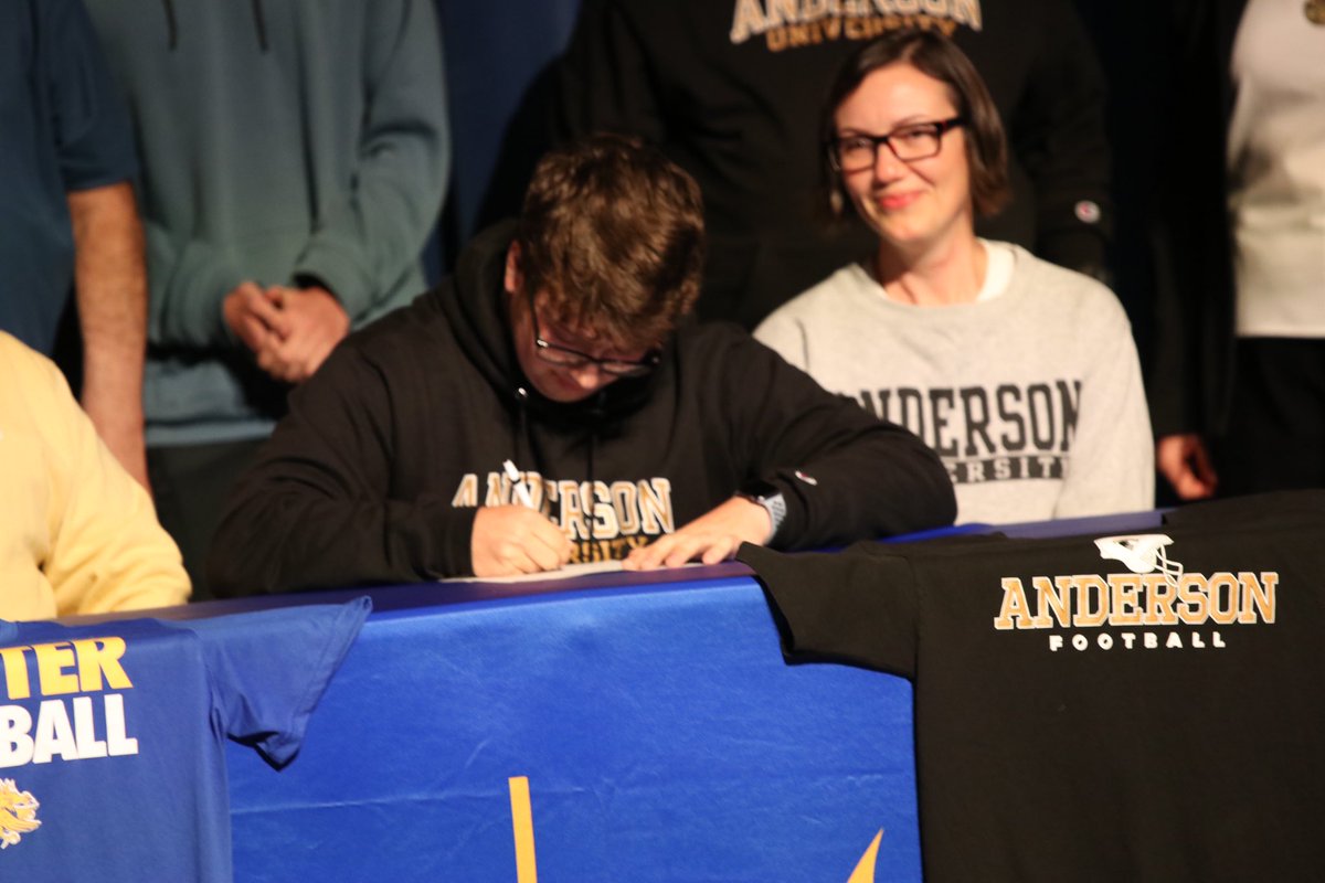 j_keaton17's tweet photo. Officially a Trojan ⚔️💛🖤
Grateful to God for this opportunity and looking forward to the future!
@sumtergamecocks @SumterRecruits @AUTrojansFB @bobby_lamb @SethStrick11 @malikchevry @coachhick https://t.co/bYIDZoNYiz