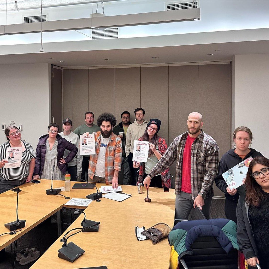 This is what 18+ hours of bargaining looks like. We’re ready to finish this thing, @Hearst. Are you? Support us by sending a letter calling on @HearstMagazines to agree to the fair, equitable contract we all deserve: wgaea.st/Hearst-letter