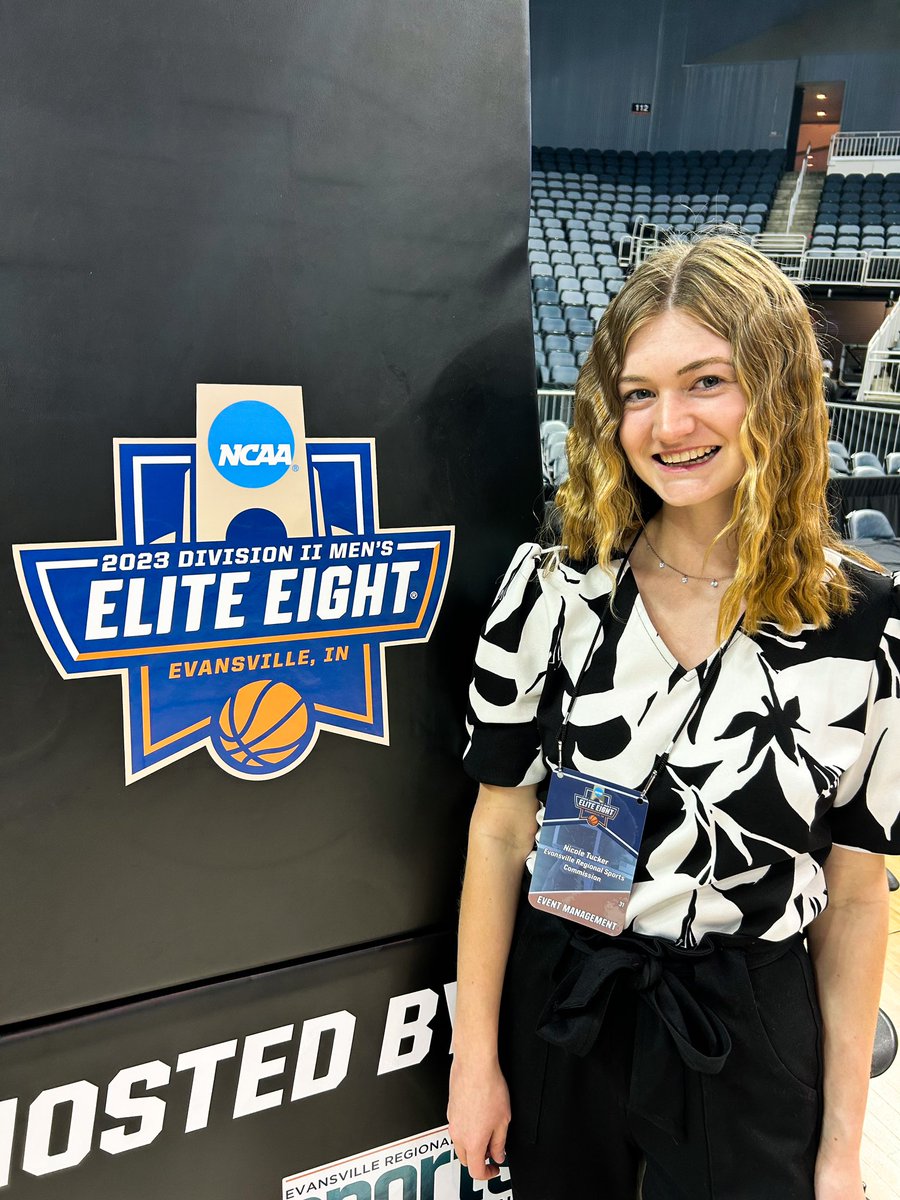 StatswithNicole's tweet photo. Loved every second of helping out at the NCAA Division II Elite Eight tourney last week! https://t.co/akGIjMZl6m
