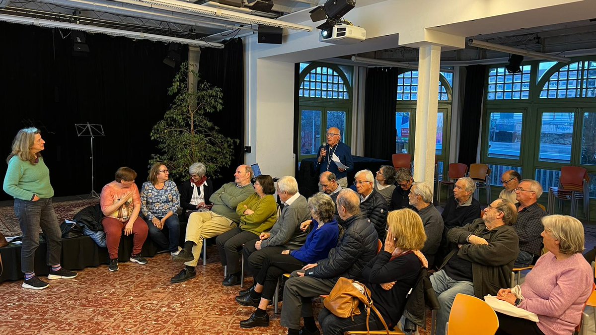 AVSarria's tweet photo. Donem les gràcies a totes les persones que ahir al vespre ens van acompanyar a l'Assemblea de l'Associació Veïnal de Sarrià celebrada a la @Casaorlandai , això com les propostes, suggeriments i intervencions diverses que ens ajuden a intentar millorar la nostra gestió. https://t.co/noS7vIyCD5