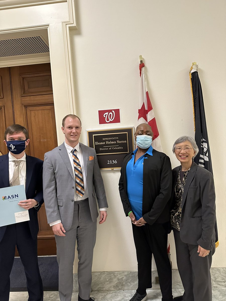 Thank you @EleanorNorton for meeting with #KidneyAdvocates from @KidneyPatients and @ASNKidney to discuss funding kidney health innovation and research!