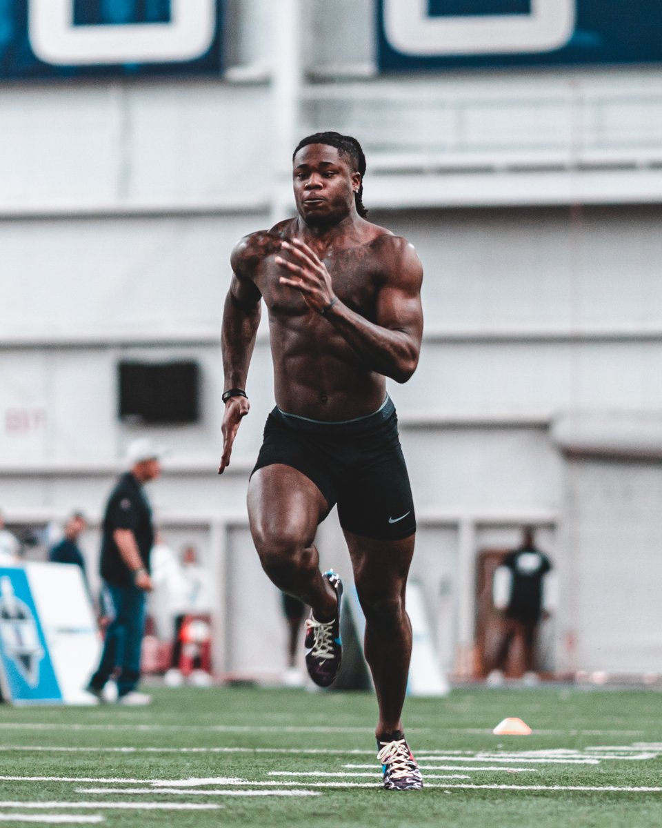 Clocking in a 4.45u 40 💨

<a href="/Runzekerun01/">Zach Evans</a> | #ProMindset