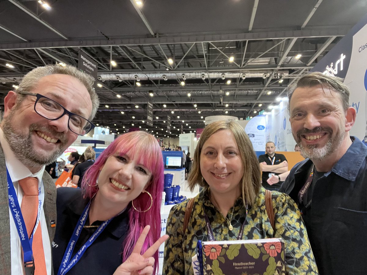 Catching up with the fab folks, Jonathan and Lucy at @htchat as well as the equally fab @ReallyschoolK at #bett2023