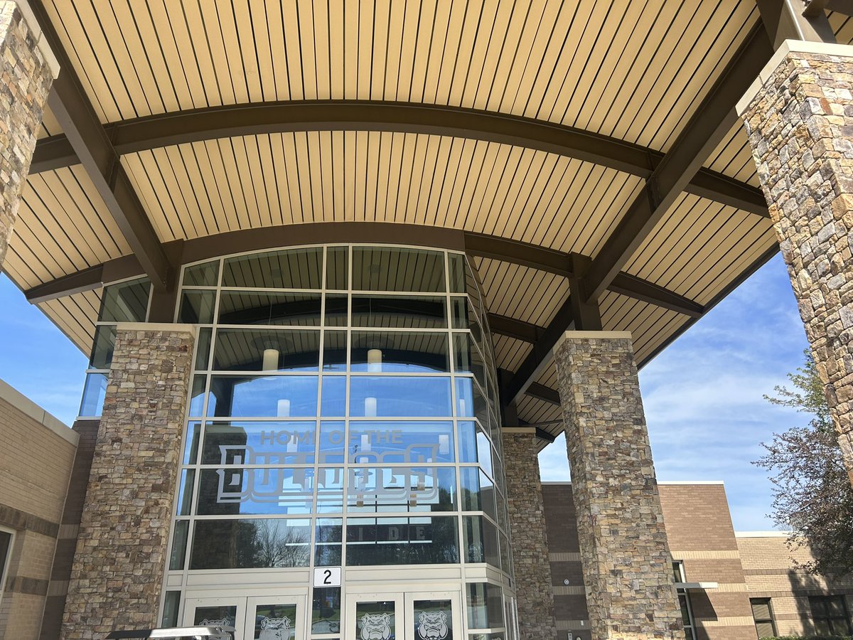 fcs_scheduler's tweet photo. Spending time at The City!!! - Tri-Cities High School that is…HOME OF THE BULLDOGS!!!!…new dry erasable Master Schedule grids were created for the CAP Raquel Alcindor…she LOVES THEM!!! https://t.co/lDDEqBoYoq
