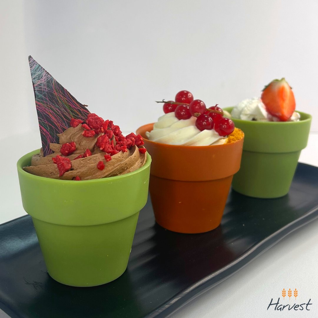 TLHFF's tweet photo. Would you believe these are 100% edible? 😋😋

They are indeed, these chocolate pots are a fun way to serve a dessert! You could fill with a ganache, mousse or even cake sponge and buttercream🤩

Keep your eyes peeled for more on these 👀
https://t.co/mMmopccs66 https://t.co/EboYH2NJsD