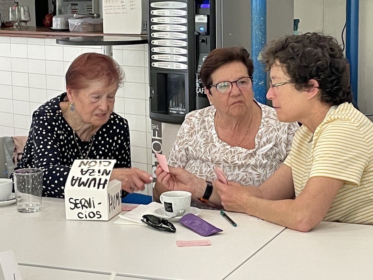 DSSLagunkoia's tweet photo. En #Aterpea #Bidebieta, compartiendo con el grupo los aprendizajes y oportunidades identificados en #CaféConAlexa con relación a la tecnología de voz  para alcanzar la #EquidadDigital 
@Ayto_SS #AcciónSocial #ServicioApoyoAAPPMM #Donostia 
@APTEStecsocial 
@Apitropik https://t.co/60SGFbr6zI