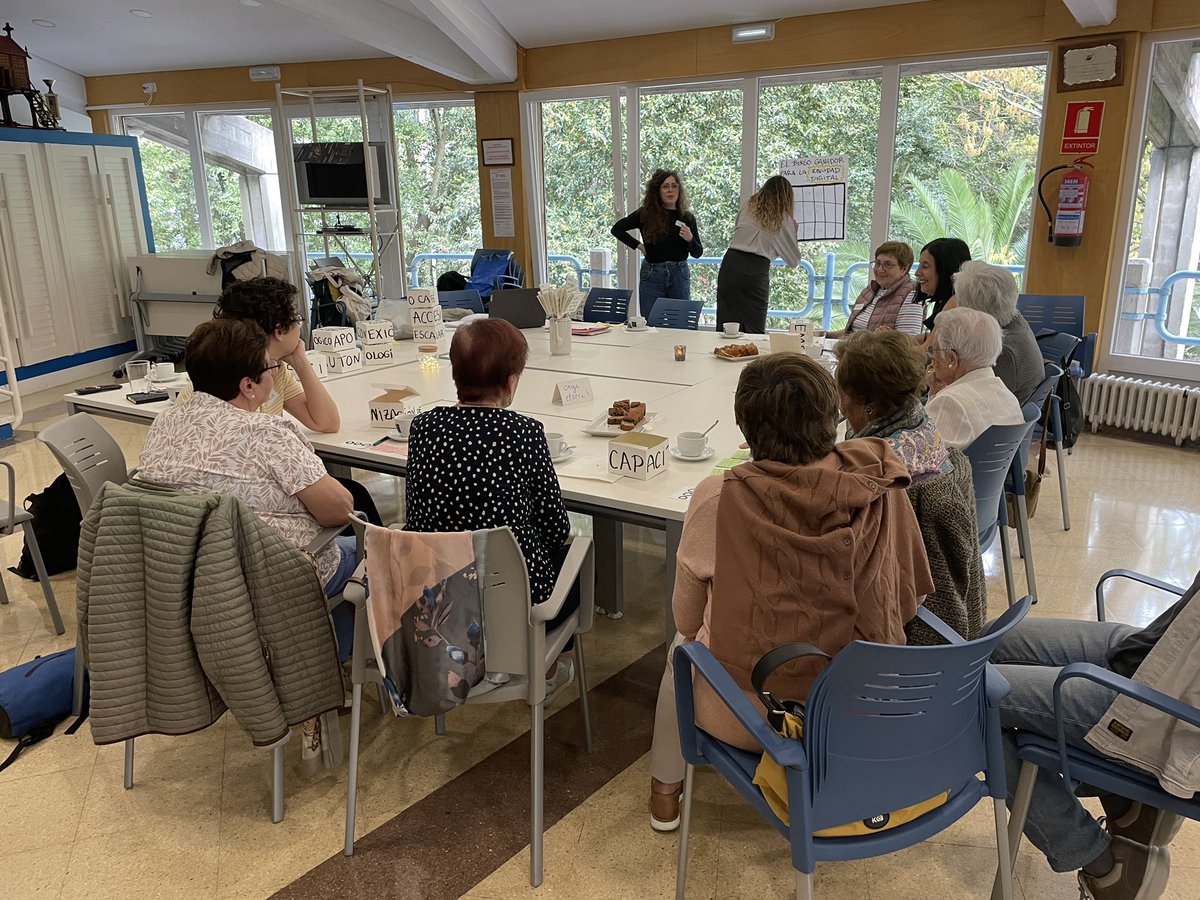 DSSLagunkoia's tweet photo. En #Aterpea #Bidebieta, compartiendo con el grupo los aprendizajes y oportunidades identificados en #CaféConAlexa con relación a la tecnología de voz  para alcanzar la #EquidadDigital 
@Ayto_SS #AcciónSocial #ServicioApoyoAAPPMM #Donostia 
@APTEStecsocial 
@Apitropik https://t.co/60SGFbr6zI