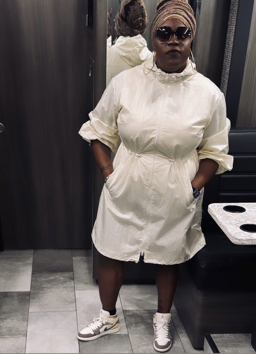 blanchej85's tweet photo. Livin’ in the present, Preparin’ for the future!✨

Styled x @teyahgetslife👗💫

#ASLtour #GabriellaKarefaJohnson #FutureCollective @Target https://t.co/vCzmdPDiGD