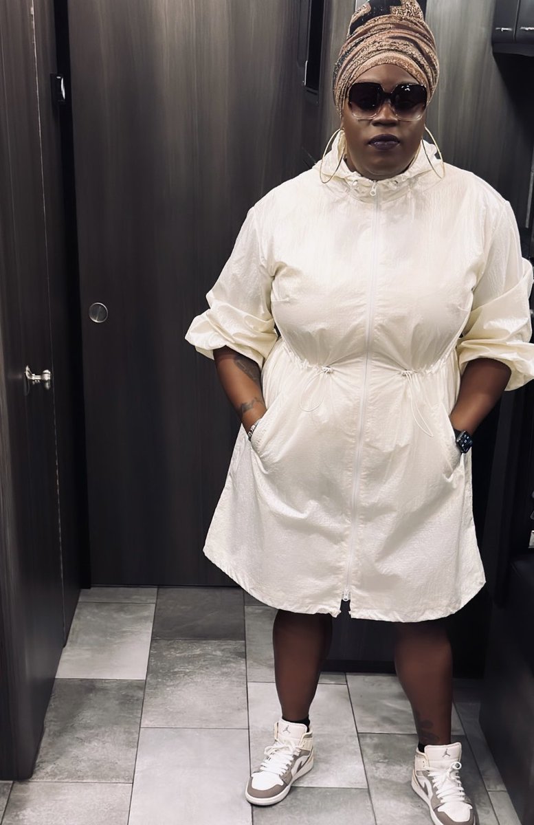 blanchej85's tweet photo. Livin’ in the present, Preparin’ for the future!✨

Styled x @teyahgetslife👗💫

#ASLtour #GabriellaKarefaJohnson #FutureCollective @Target https://t.co/vCzmdPDiGD