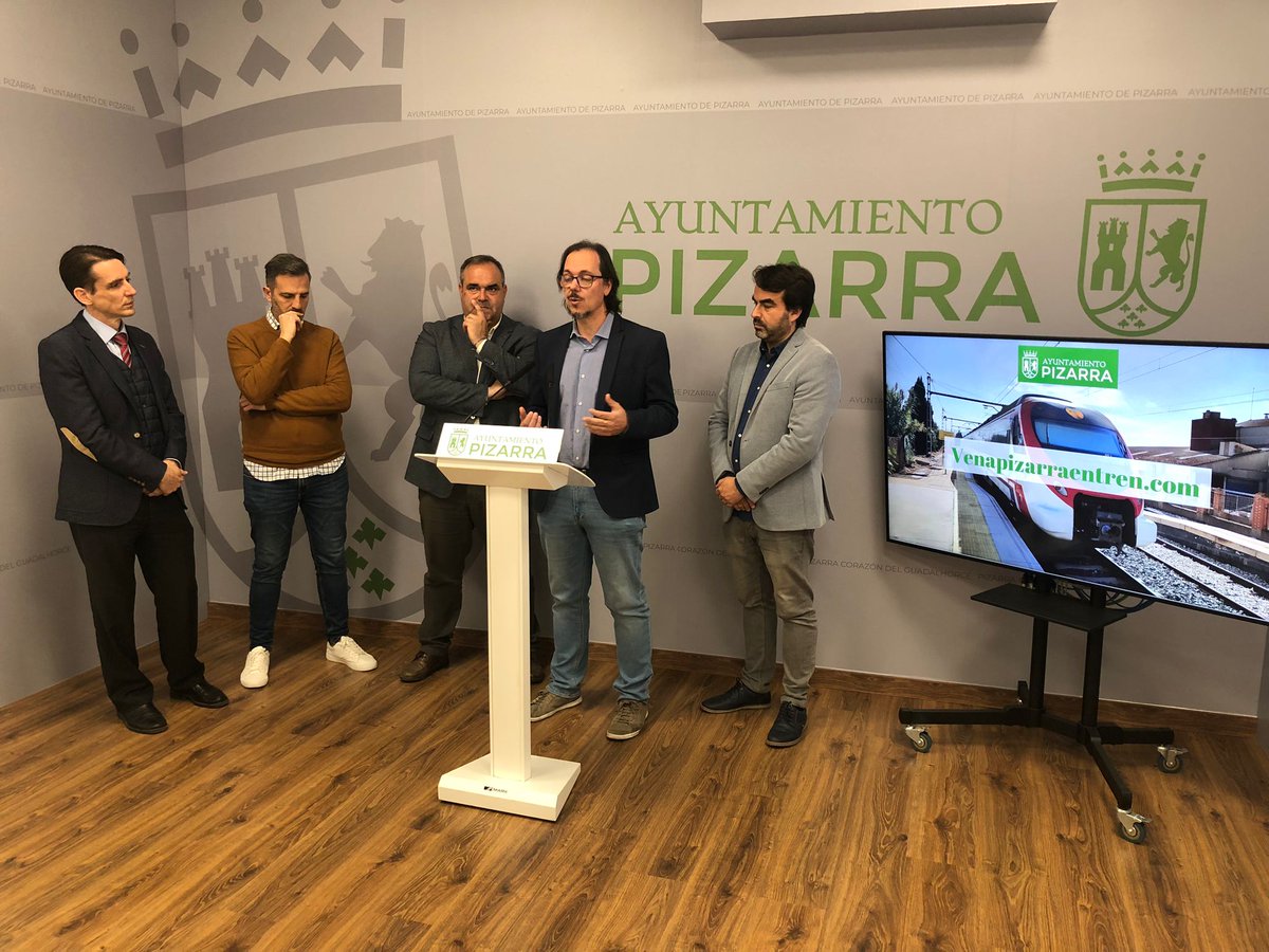 1881Kapikua's tweet photo. Desde hoy puedes disfrutar de https://t.co/rHedqMqKVo
Una plataforma para ponértelo fácil y que disfrutes a tope de #Pizarra y del #Tren. 
Puedes llegar desde #Málaga, #aeropuerto o #CostaDelSol gracias a la línea C2 de @Renfe
¡Ya sabes! 
#VenAPizarraEnTren 😉 https://t.co/Km8YaKw7yO