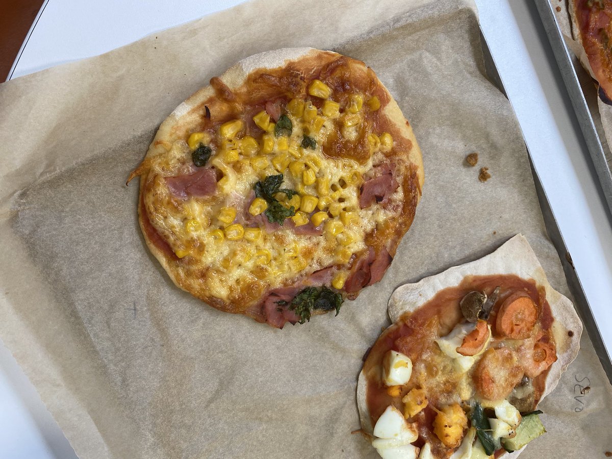 GCA_learning's tweet photo. Year 3 finished their DT unit by making their own pizzas from scratch. After making the dough yesterday, this morning they shaped their bases, prepared their toppings and assembled the pizzas. Fantastic effort everyone #GCAdt #GCAhealth #GCApshe https://t.co/zlDm1QRqGE