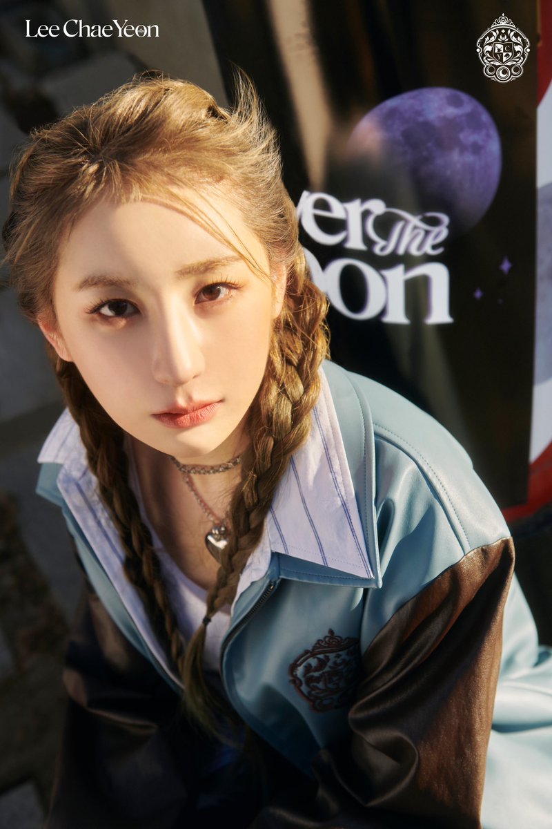 Chaestiveal's tweet photo. Well, enough with the soft and lovely high-school crush agenda. How about we switch the genre to 'everyone's girl-crush' now? ᰔᩚ https://t.co/SbT8NDSPlW