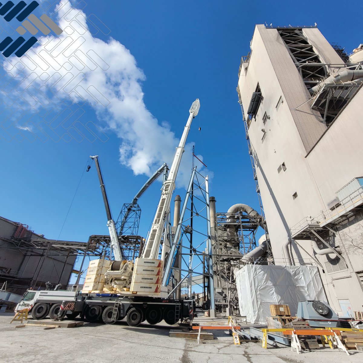 #Behindthebuild - Our team at the Lehigh project were enjoying the blue skies in Edmonton, while they erected a conveyor for their new, low carbon technology they are implementing at their plant.

#steelfabrication #construction #mywaiward
