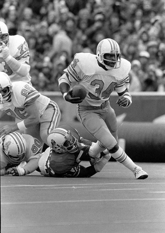 Happy Birthday to the legendary Tyler Rose, Earl Campbell. 