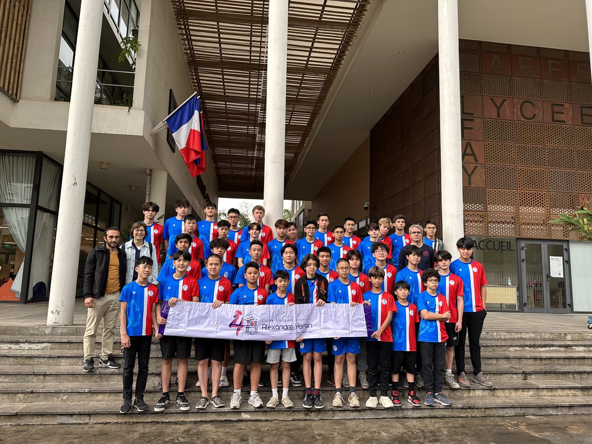 LyceeFrAYersin's tweet photo. #LFAY participe à la coupe d'Asie AEFE ⚽️ 💪 🇨🇵🇻🇳 allez le LFAY!
@aefeinfo @FranceAuVietnam https://t.co/4Ke6df9n2x