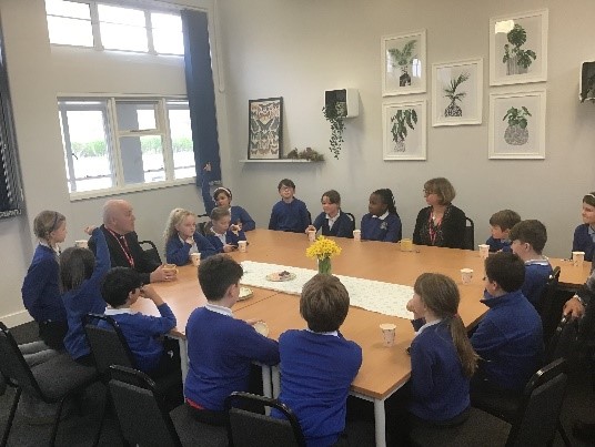 WfieldPrimary's tweet photo. We were delighted to invite The Most Reverend and Right Honourable Archbishop Stephen Cottrell and his wife Rebecca to Westfield. After a tour of the school, they met some of our wonderful children and over afternoon tea, Archbishop Stephen shared lots of funny stories. https://t.co/NMlNNVBcIp
